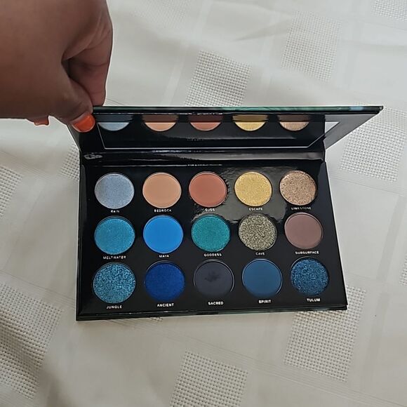 Hipdot Pressed Eyeshadow Palette 15 Beautiful Shades Green - Picture 12 of 16